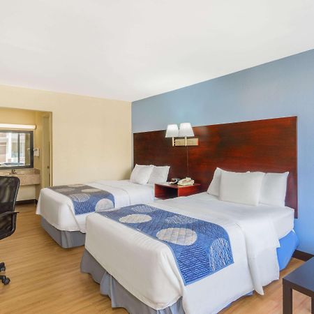 Days Inn By Wyndham Стейтсвилл Экстерьер фото