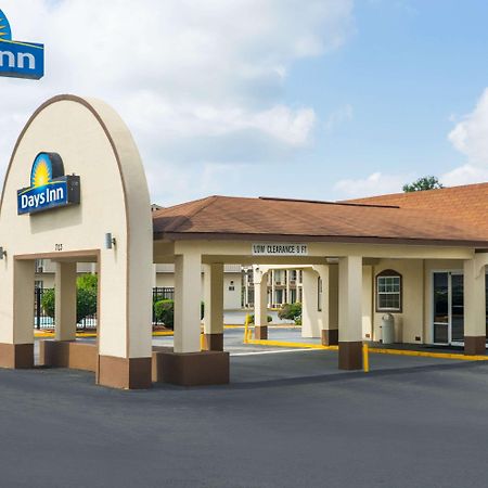 Days Inn By Wyndham Стейтсвилл Экстерьер фото