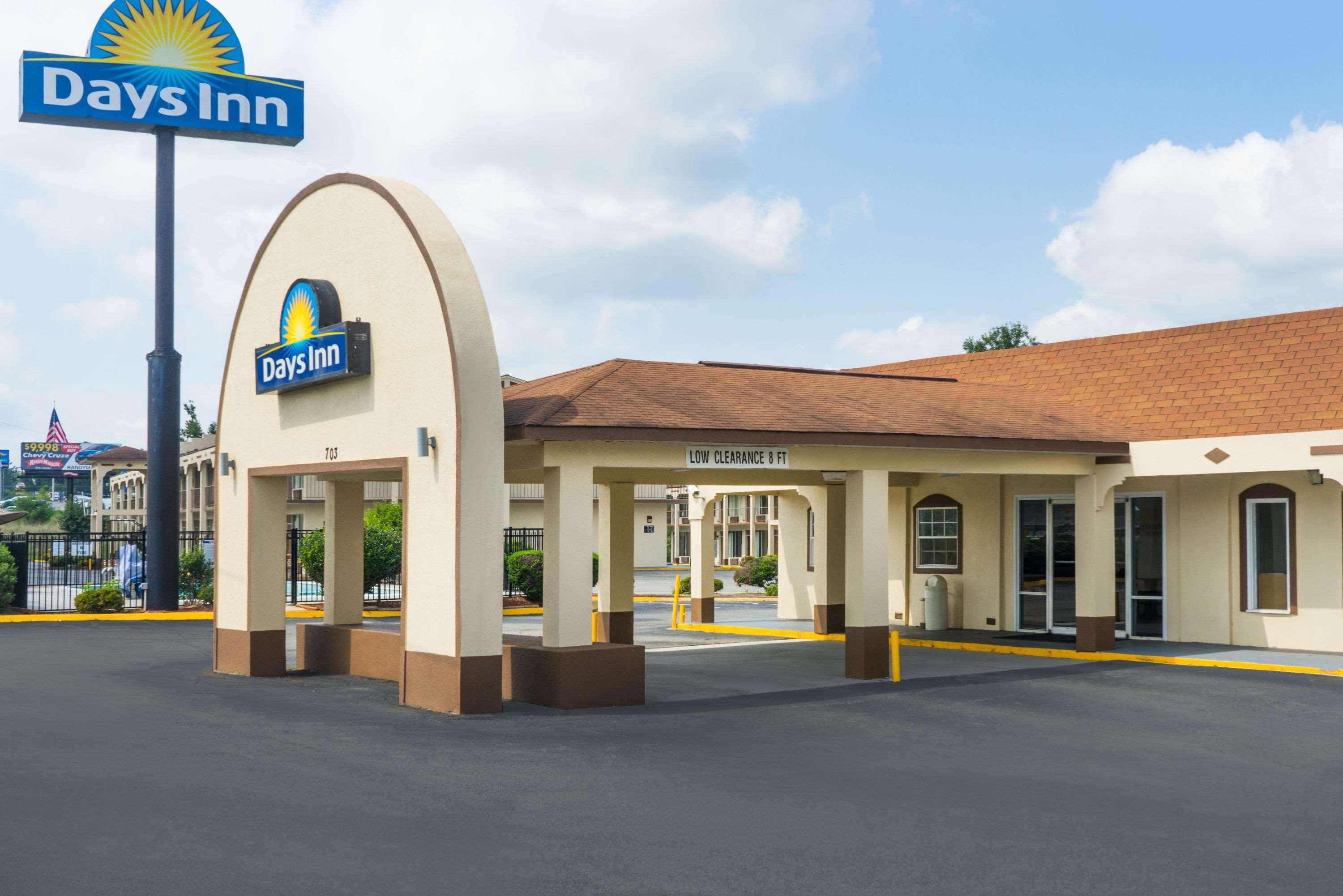 Days Inn By Wyndham Стейтсвилл Экстерьер фото
