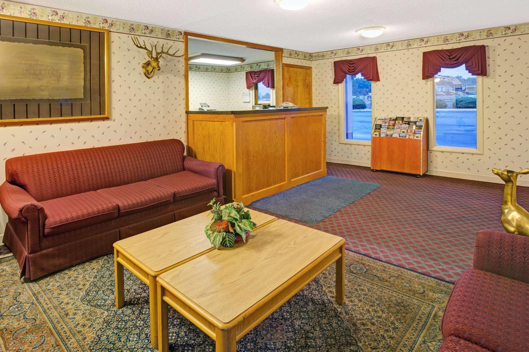 Days Inn By Wyndham Стейтсвилл Экстерьер фото